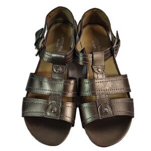 Canyon River Blues Metallic Gold Leather Sandals 7.5 Women's Sarah Buckle Shoes